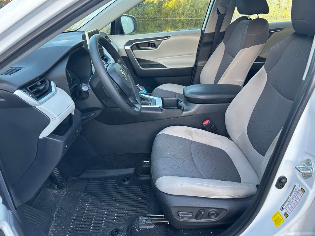 Thumbnail: 2023 Toyota RAV4 - 14