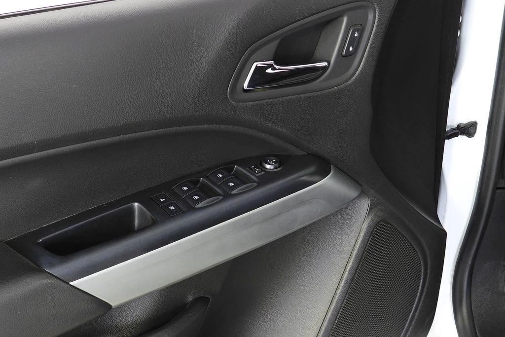 Thumbnail: 2016 Chevrolet Colorado - 11