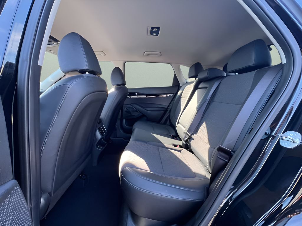 Used 2025 Kia Seltos SUV
