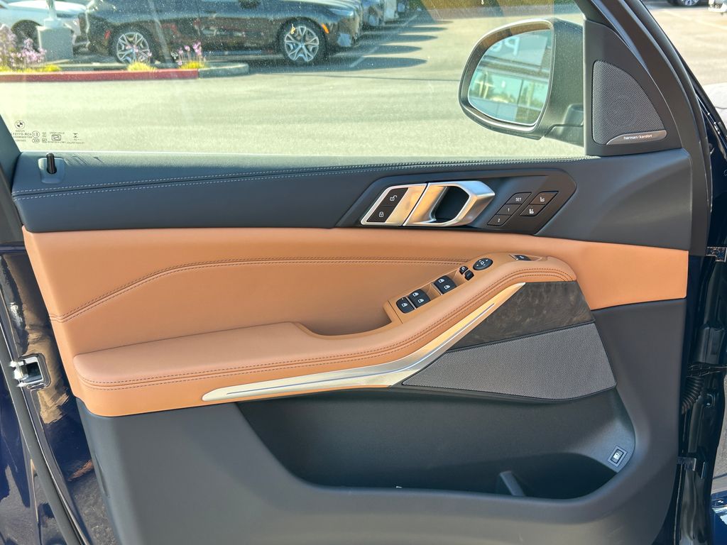 2026 BMW X5 xDrive50e 11