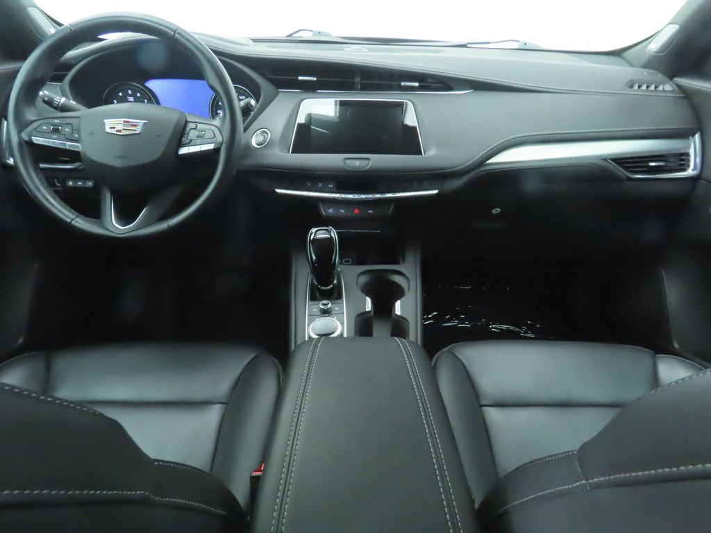 Thumbnail: 2022 Cadillac XT4 - 13