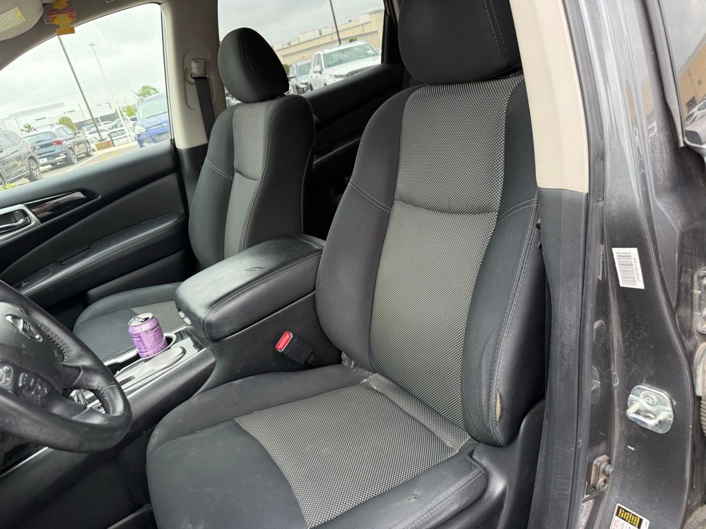 Thumbnail: 2019 Nissan Pathfinder - 8