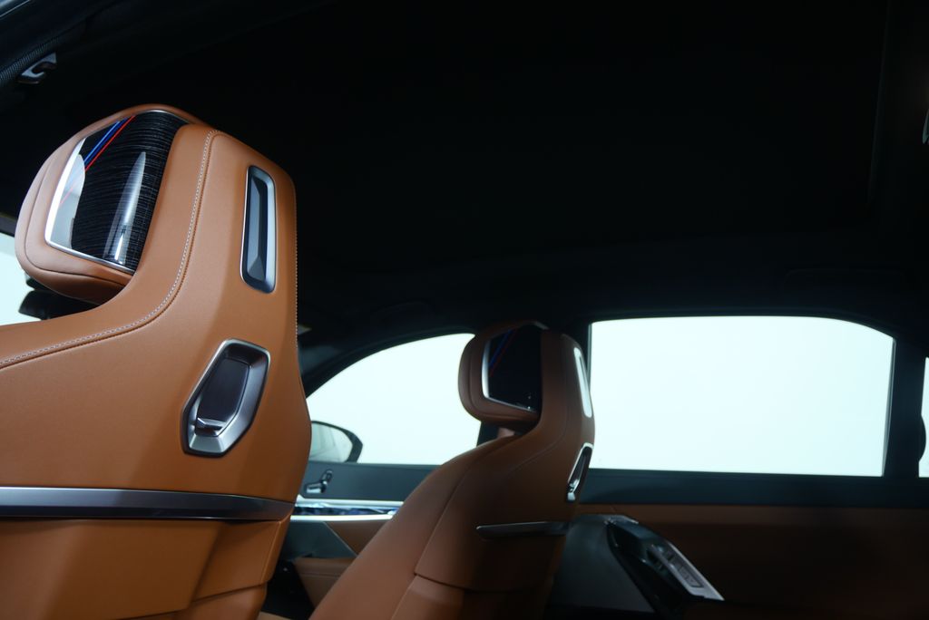Thumbnail: 2026 BMW i7 - 18