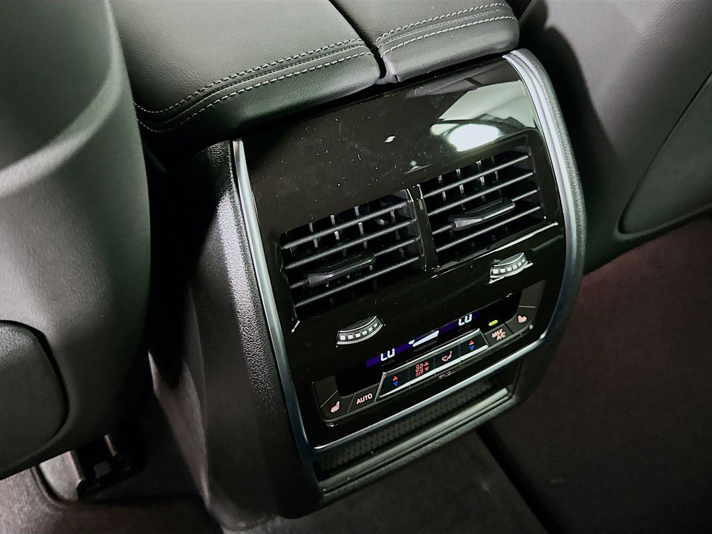 Thumbnail: 2026 BMW X5 - 18