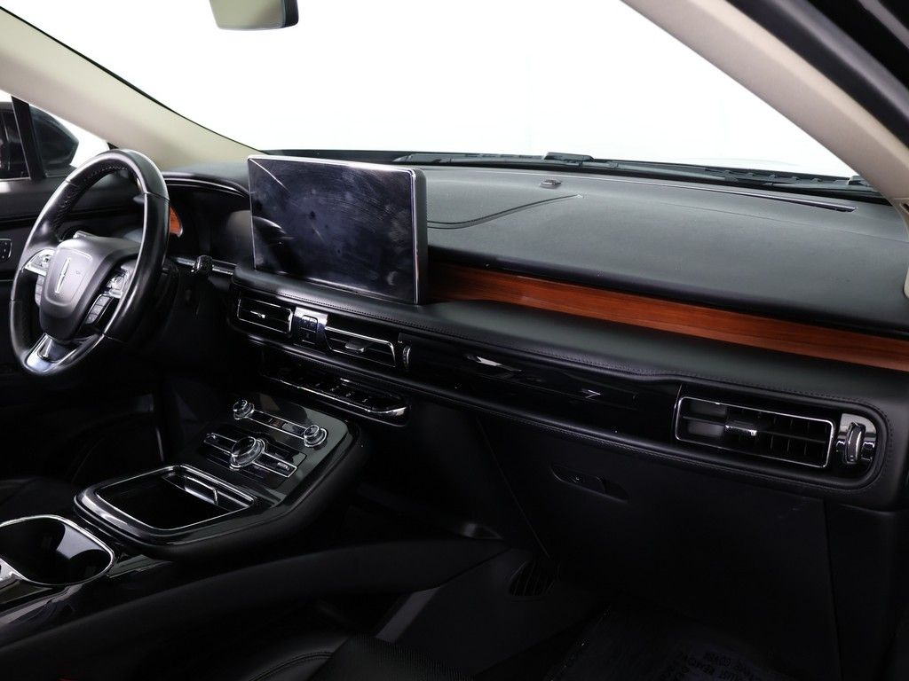 Used 2022 Black Lincoln Reserve image 32