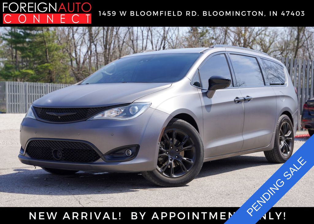 Billet Silver Metallic Clearcoat 2017 Chrysler Pacifica Touring L Plus FWD Minivan Front-Wheel Drive 9-Speed Automatic