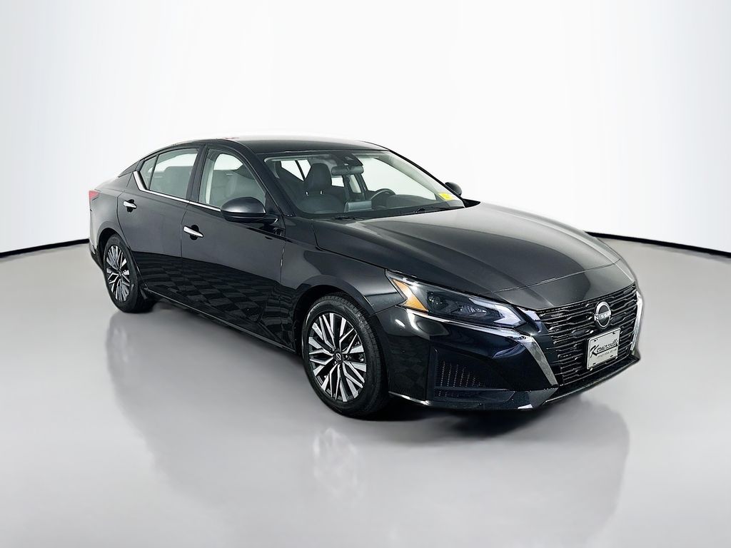 2024 Nissan Altima 2.5 SV FWD
