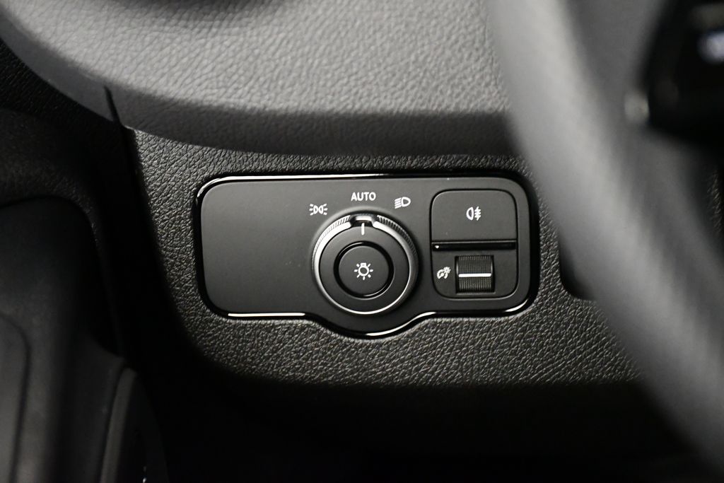 Thumbnail: 2026 Mercedes-Benz Sprinter - 13