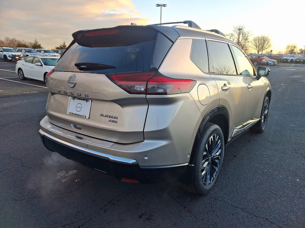 2025 Nissan Rogue Platinum 4