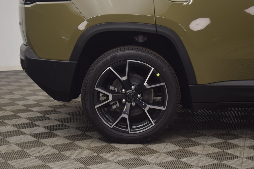new 2026 Jeep Cherokee car, priced at $40,204