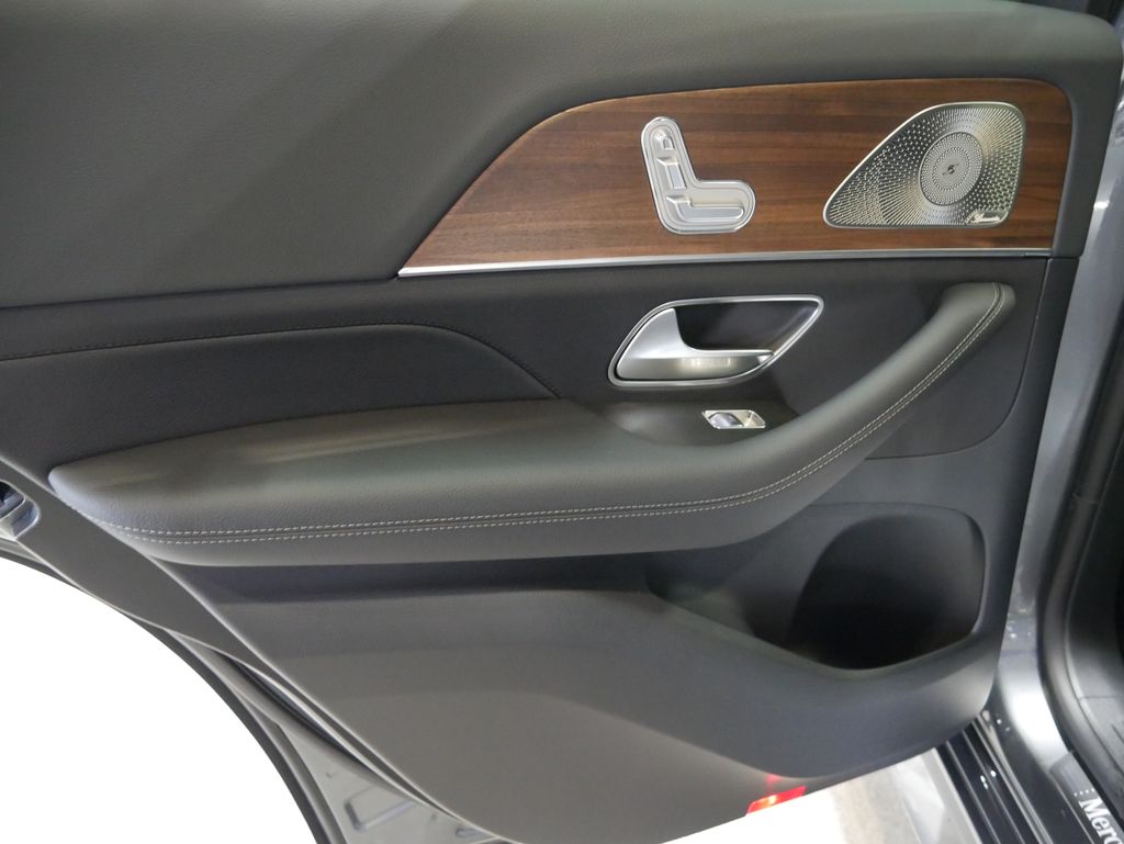 Thumbnail: 2026 Mercedes-Benz GLE - 23