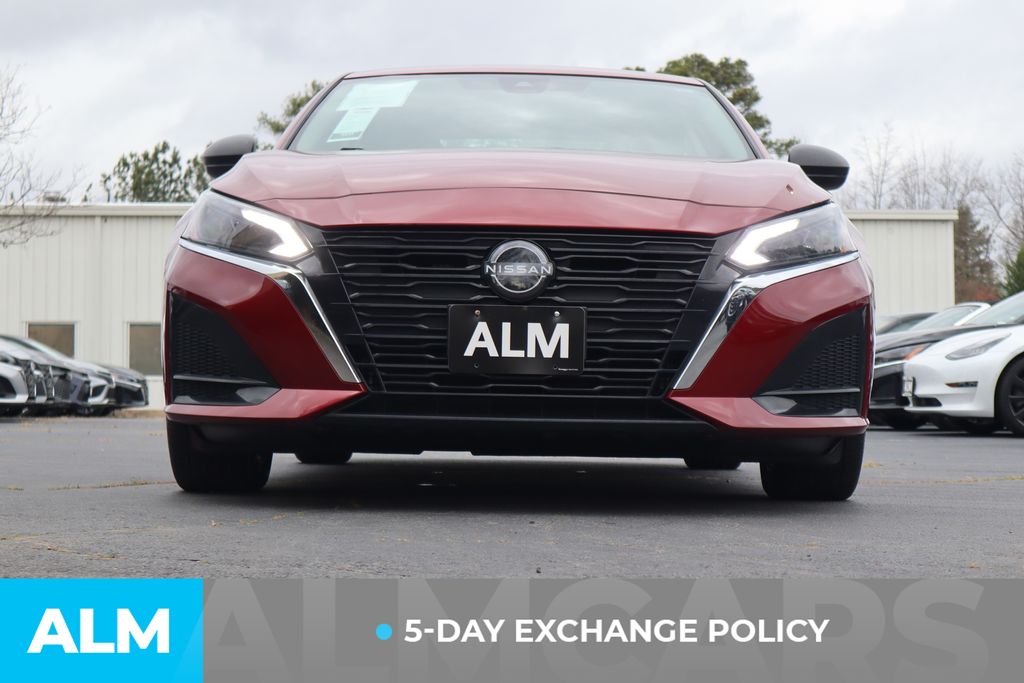 Used 2024 Red Nissan 2.5 SV image 4