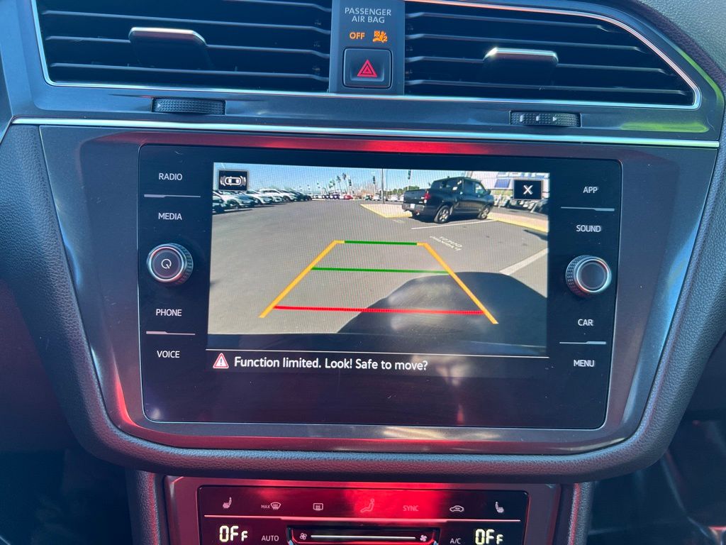 Thumbnail: 2022 Volkswagen Tiguan - 25