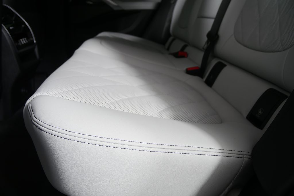 Thumbnail: 2026 BMW X6 - 15