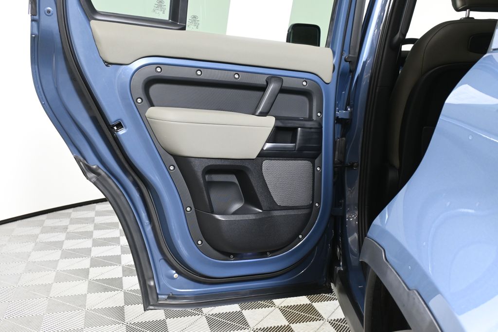 Thumbnail: 2020 Land Rover Defender - 31