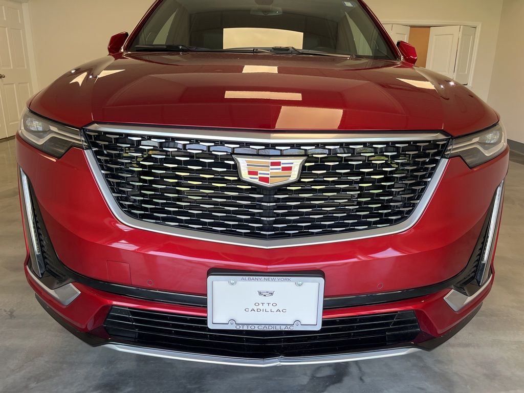 used 2025 Cadillac XT6 car, priced at $52,995