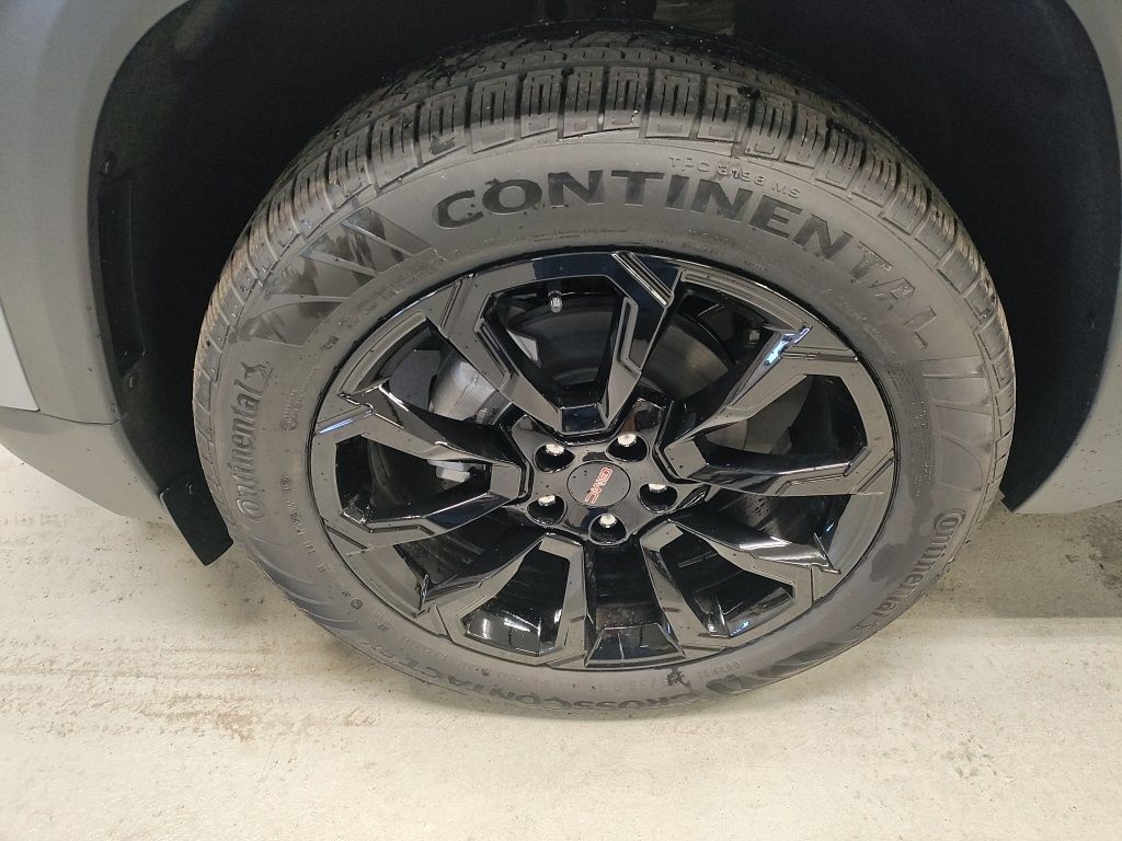 New 2026 Silver GMC Elevation image 19