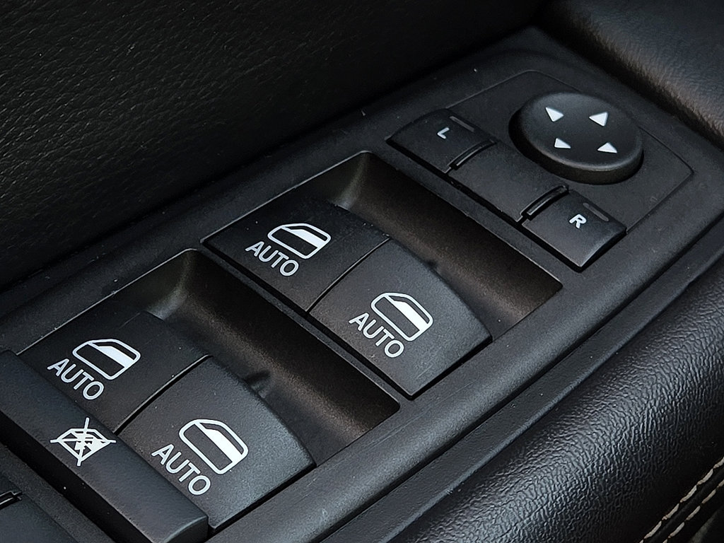 Used 2025 Chrysler Pacifica Select For Sale in Farmington, AR