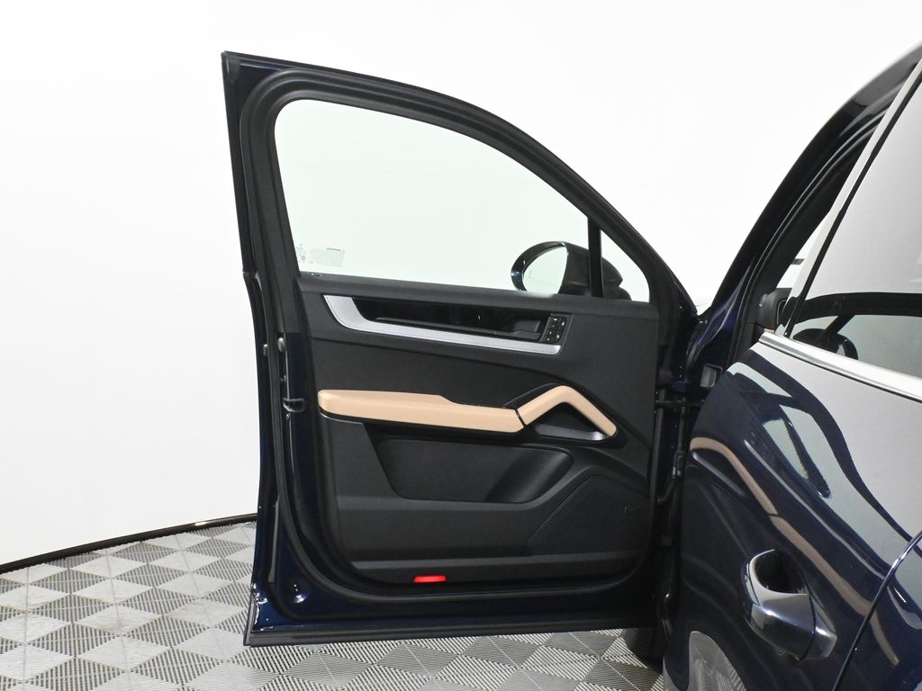 Thumbnail: 2026 Porsche Cayenne - 30