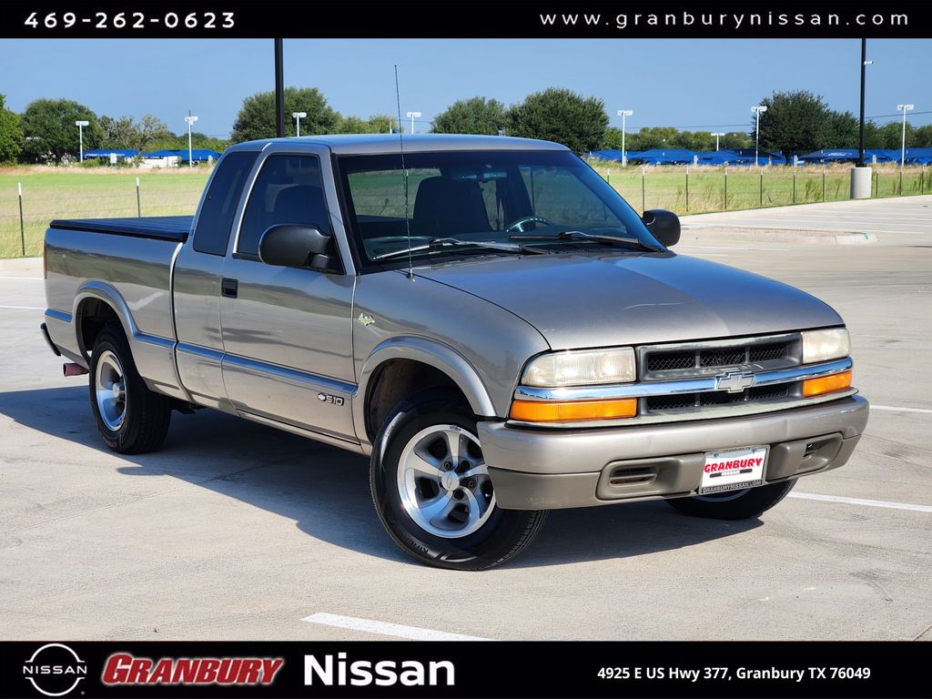  2000 Chevrolet S-10 LS Extended Cab RWD   