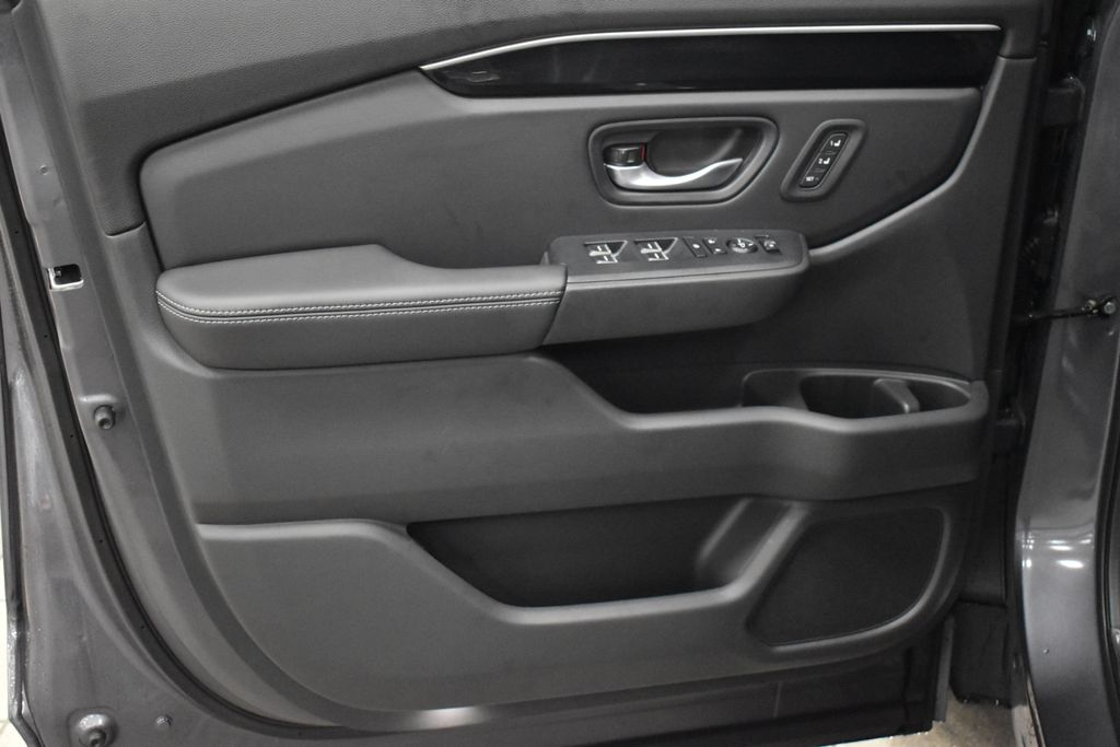 Thumbnail: 2025 Honda Pilot - 8