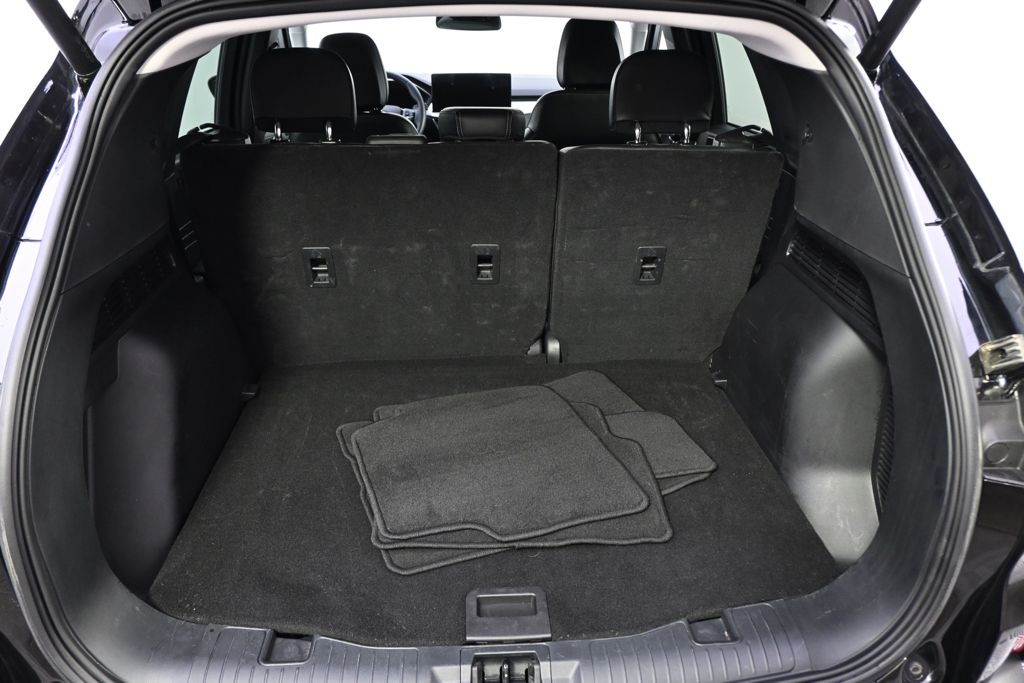 Used 2025  Ford Platinum image 19