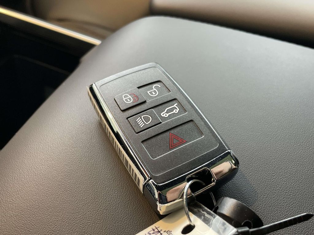 New 2026 Gold Land Rover SE image 40