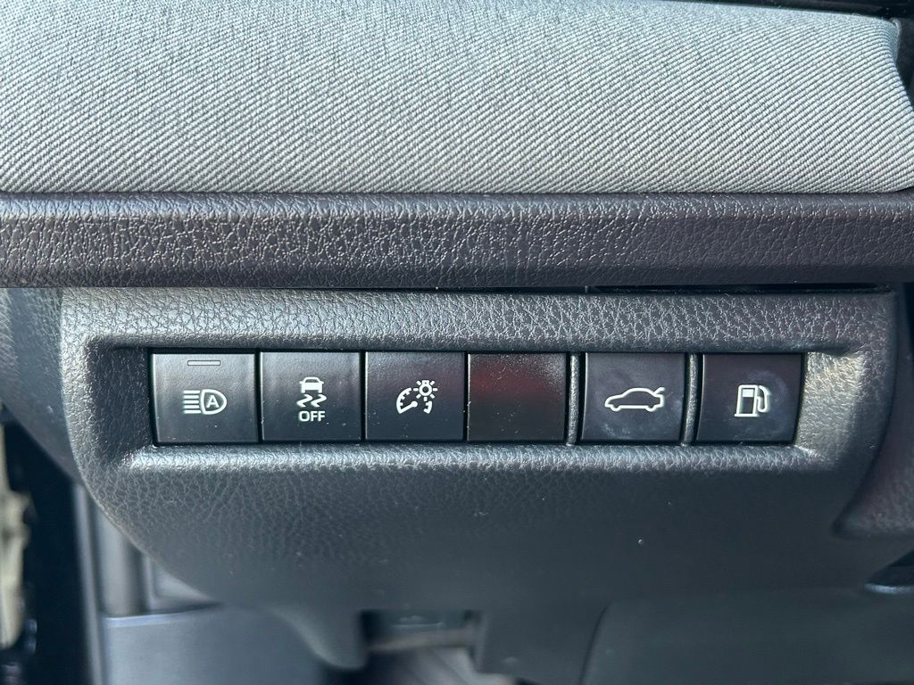 Thumbnail: 2025 Toyota Camry - 17