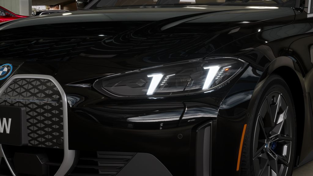 2025 BMW i4 eDrive40 32
