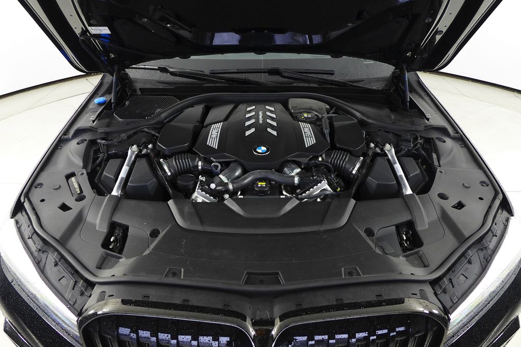 Thumbnail: 2021 BMW 7 Series - 6