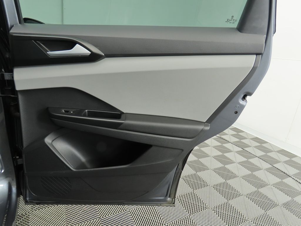 2022 Volkswagen Taos S 28