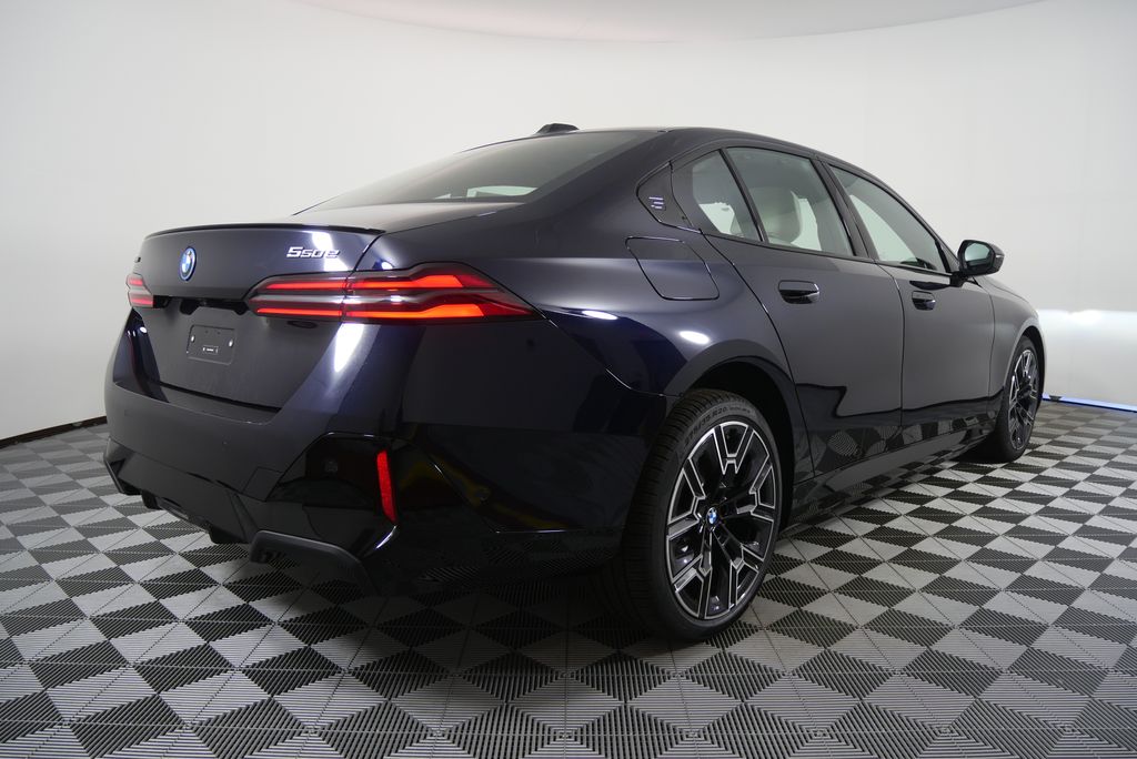 Thumbnail: 2026 BMW 5 Series - 3