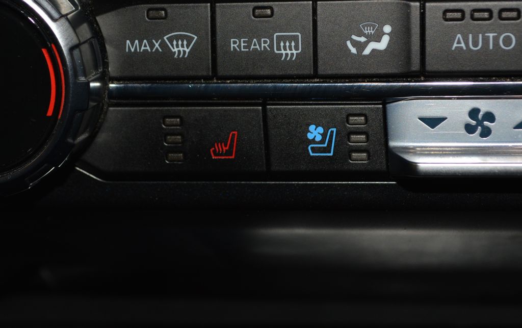 Certified Used 2023 Agate Black Metallic Ford Lariat image 20