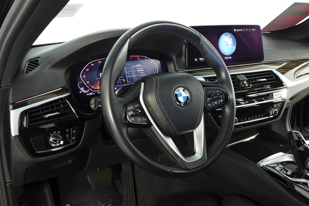 Thumbnail: 2023 BMW 5 Series - 31