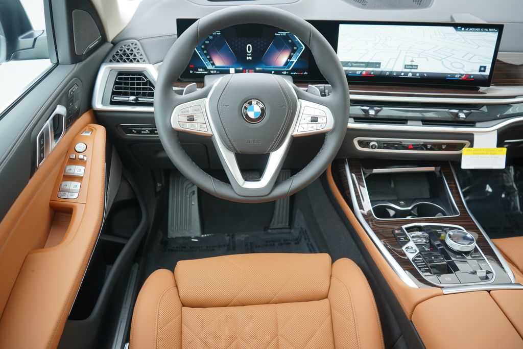 2025 BMW X7 xDrive40i 15