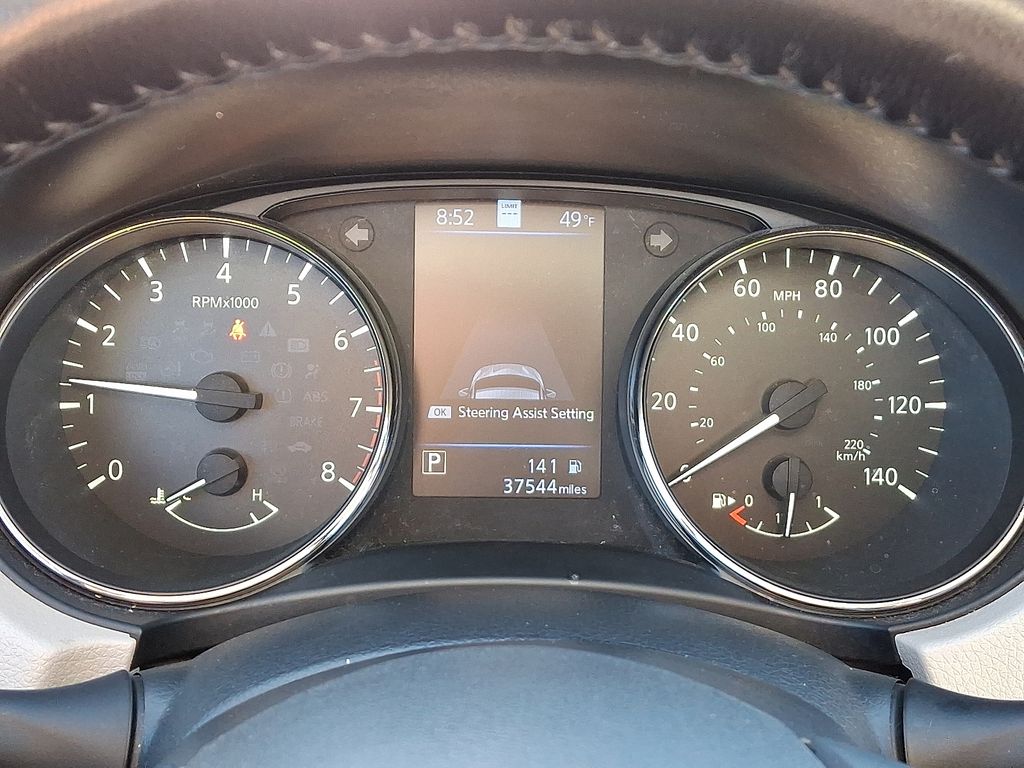 Thumbnail: 2021 Nissan Rogue Sport - 21