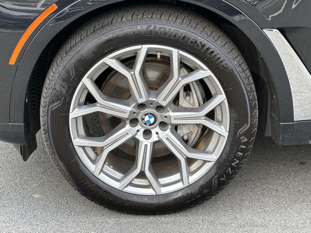 Thumbnail: 2024 BMW X7 - 9
