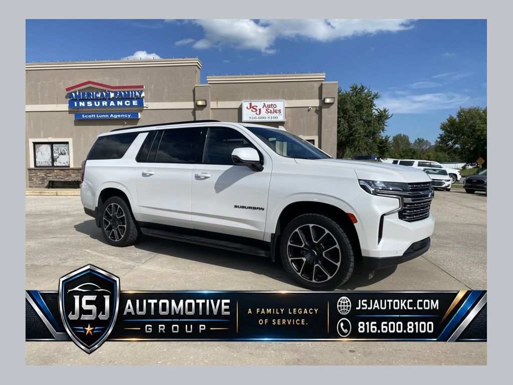 Summit White 2022 Chevrolet Suburban SUV / Crossover Four-Wheel Drive 