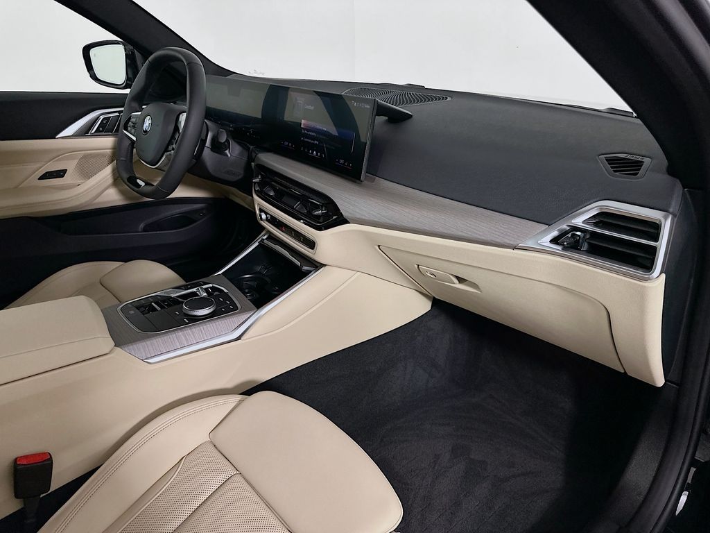 Thumbnail: 2025 BMW 4 Series - 30