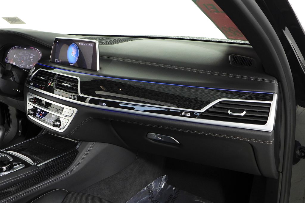 Thumbnail: 2021 BMW 7 Series - 14