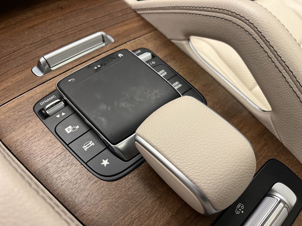 Thumbnail: 2023 Mercedes-Benz GLS - 21