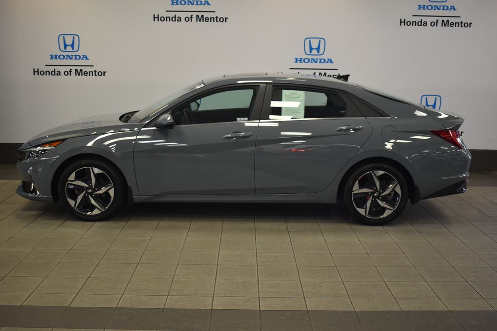 2022 Hyundai Elantra SEL 2
