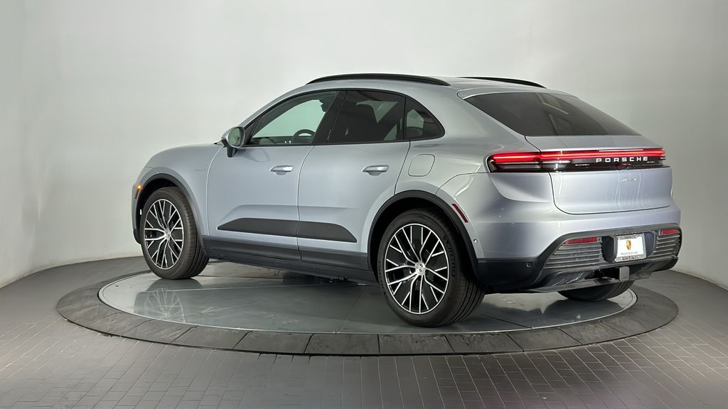 Thumbnail: 2025 Porsche Macan - 3