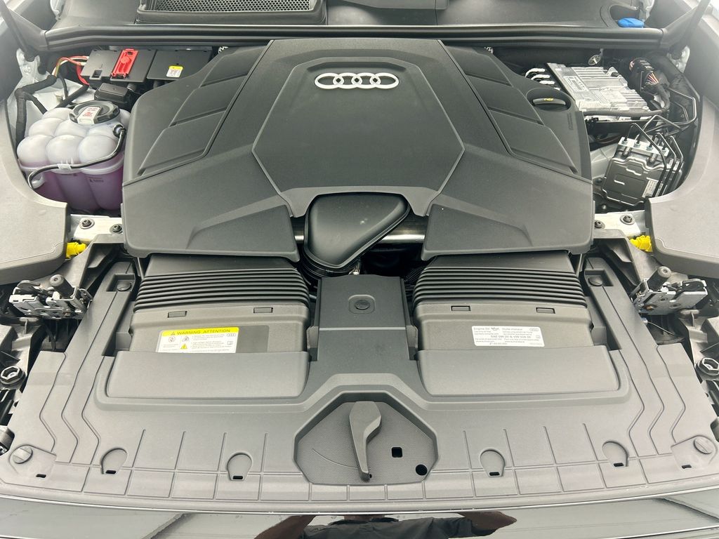 Thumbnail: 2026 Audi Q8 - 28