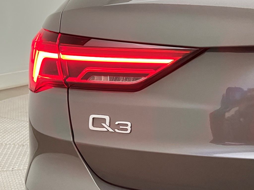 Thumbnail: 2025 Audi Q3 - 9