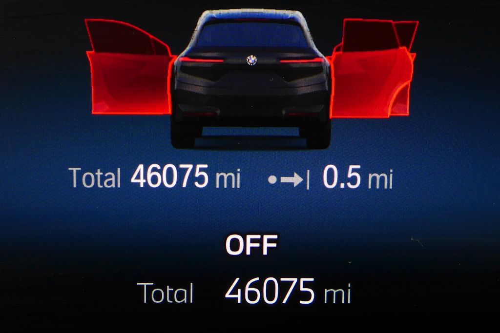 Thumbnail: 2023 BMW iX - 31