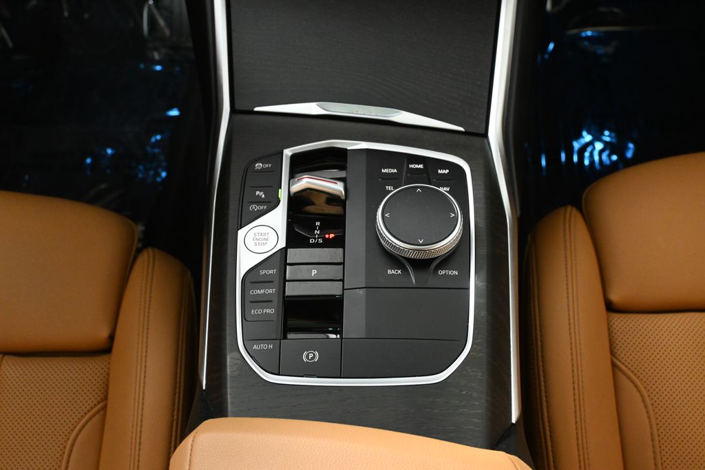 Thumbnail: 2024 BMW 3 Series - 24