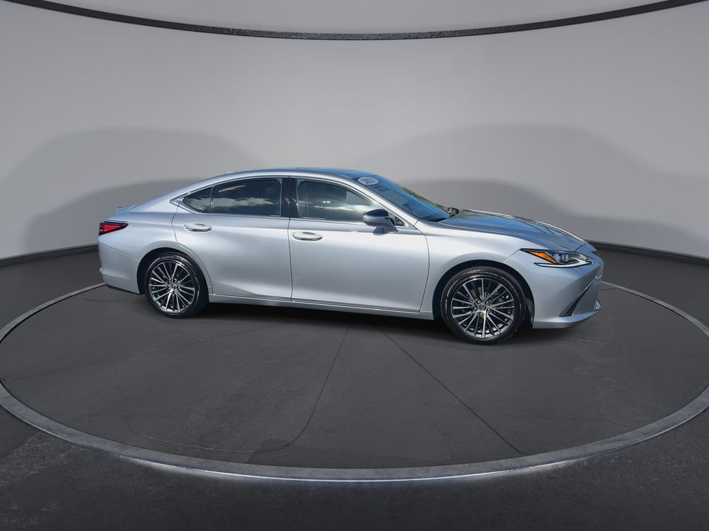 Thumbnail: 2025 Lexus ES - 2