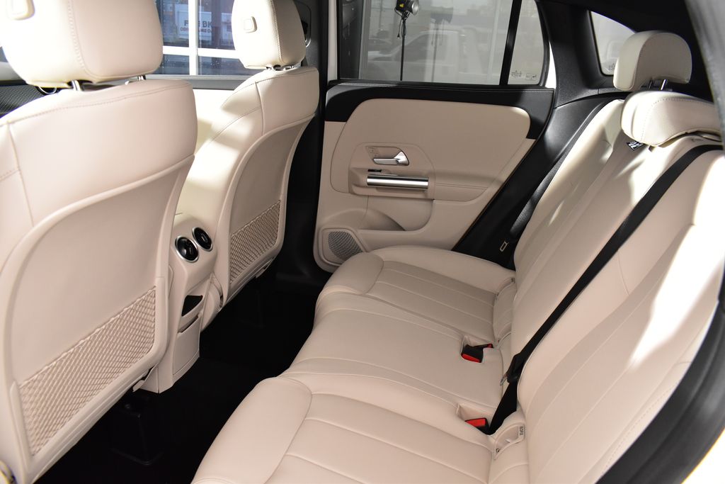 Thumbnail: 2025 Mercedes-Benz GLA - 28