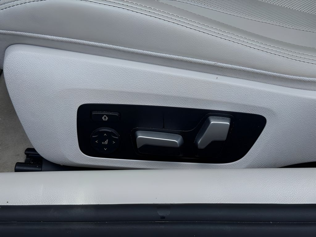 Used 2021 Gray BMW 840i image 11